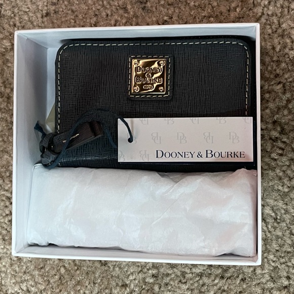DOONEY & BOURKE SAFFIANO LARGE ZIP AROUND CREDIT CARD CASE. DARK GREY. NEW. - Picture 6 of 9